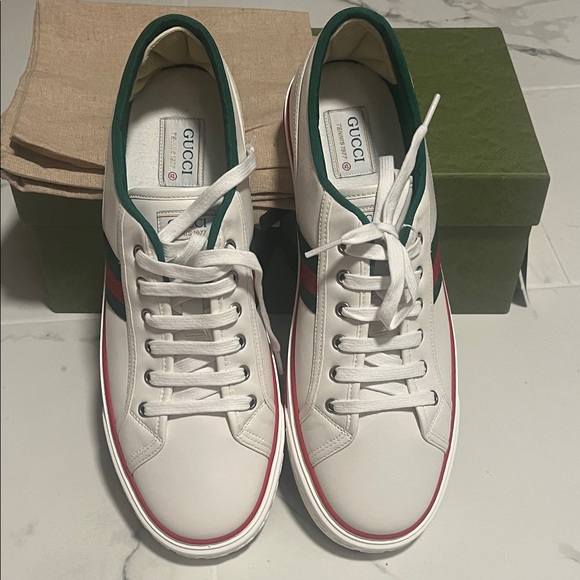 Gucci White Sneakers with Red and Green Accents - Picture 3 of 13